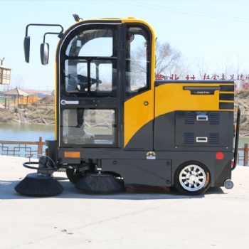 河北張家口工廠掃地車