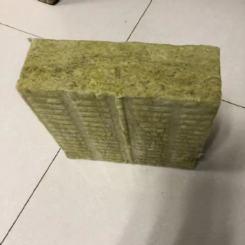 彤天巖棉保溫板專業(yè)生產(chǎn)超低報(bào)價(jià)