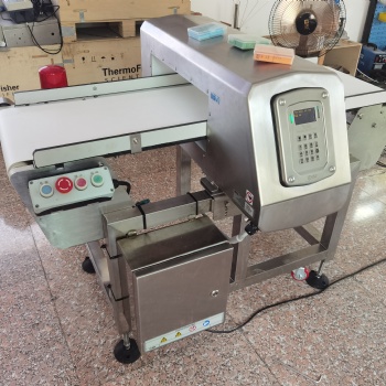 樂鼎高精度金屬檢測機