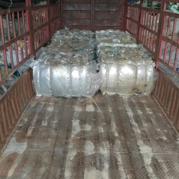 回收PET輕膠膜,，卷筒刀裁都可以，月需800噸